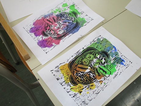 版画で年賀！中1の美術にお邪魔しました - スクールブログ｜近畿大学